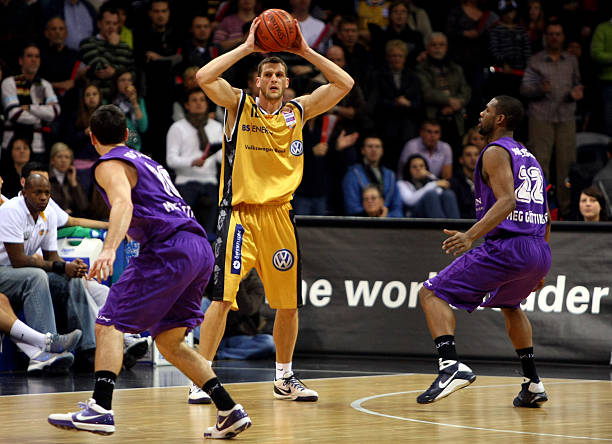 轻球员赴海 轻球员赴海